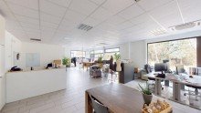 B�ro Lagerhalle ca. 1432 m� mit B�ro ca, 151 m�, Grundst�ck 3742 m� zu verkaufen