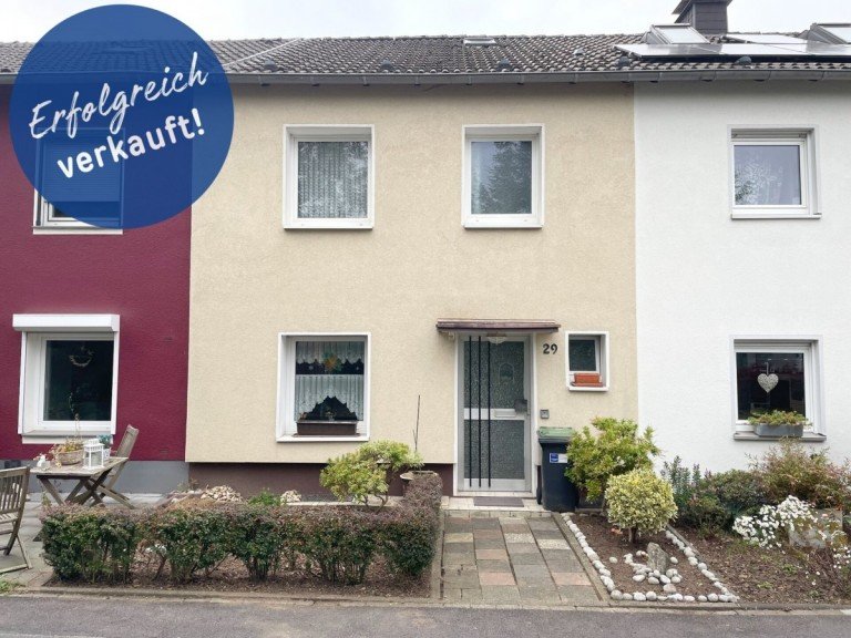 Vorderansicht M�lheim an der Ruhr / Hei�en Reihenhaus Reihenhaus mit gro�em Garten in guter Lage von M�lheim-Hei�en